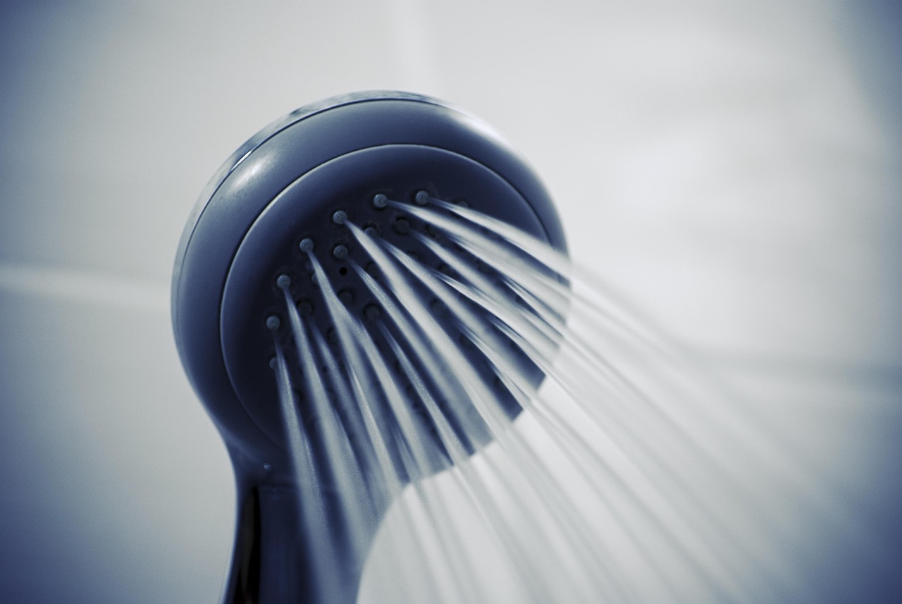 Duurzaam toilet met laag waterverbruik.