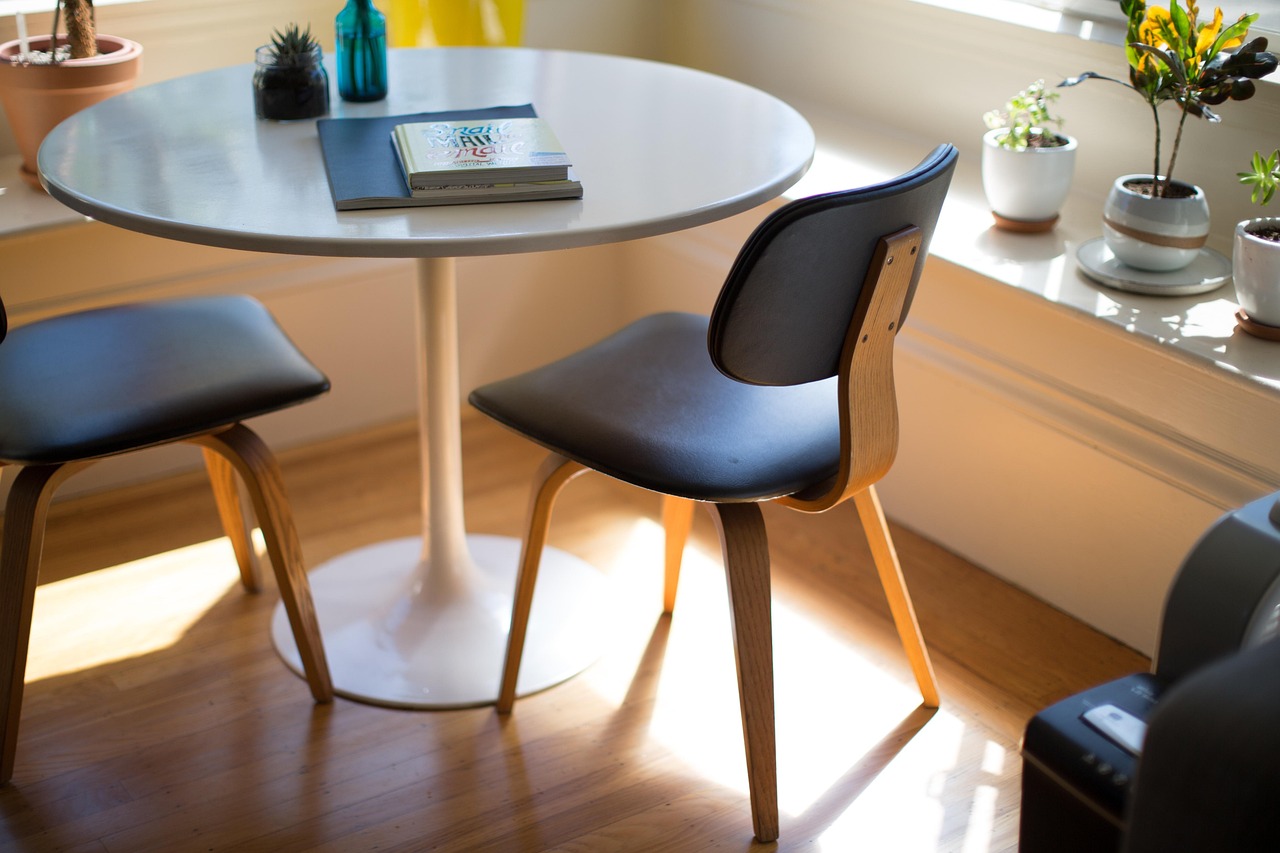 Kantoorruimte ingericht met biophilic design elementen. Kantoorruimte ingericht met biophilic design elementen.